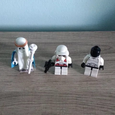 LEGO Star Wars Minifigure Lot of 3 White Figures w/ Cape Staff Blaster