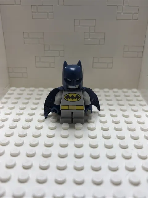 LEGO - Super Heroes - Batman - Mini Figure - Short Legs / Dark Blue Cape