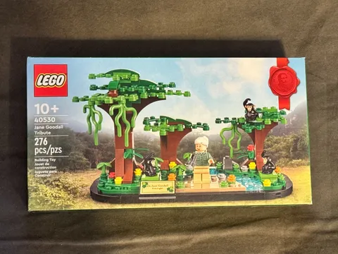 LEGO -- JANE GOODALL TRIBUTE BRAND NEW SEALED SET 40530