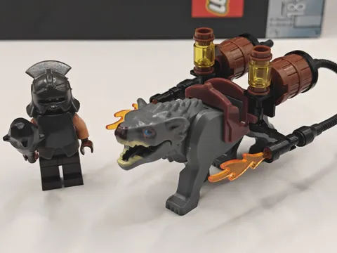 NEW LOTR Armored Uruk-Hai with Flamethrowing Warg Custom Lego Minifigure Set