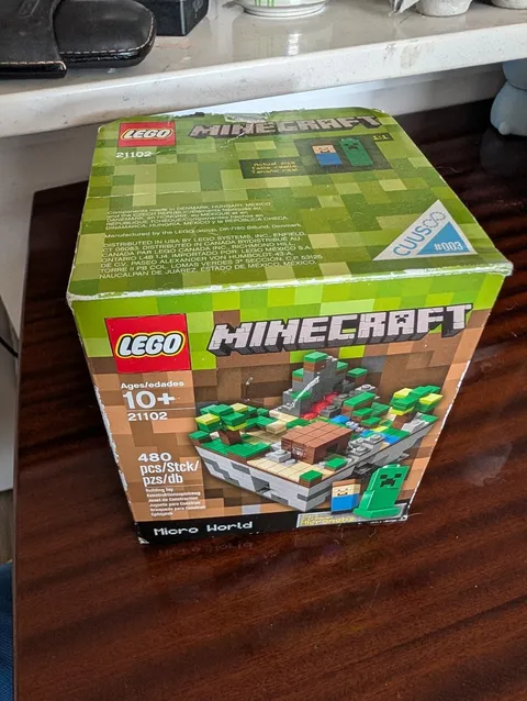 LEGO Minecraft Micro World 21102 Building Set