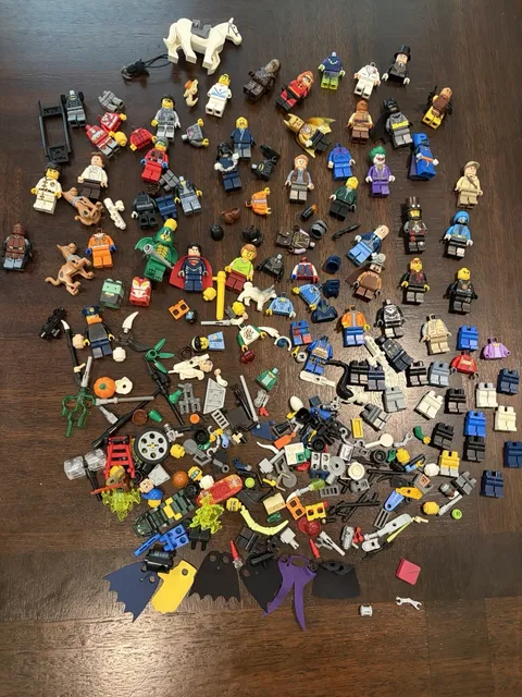 LEGO Mini-figs Minifigures Mixed Lot- Batman, Star Wars, Scooby, Etc- Ships Free