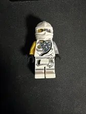 Lego Ninjago 853544 - Zane Minifigure with Tournament Robe NJO228
