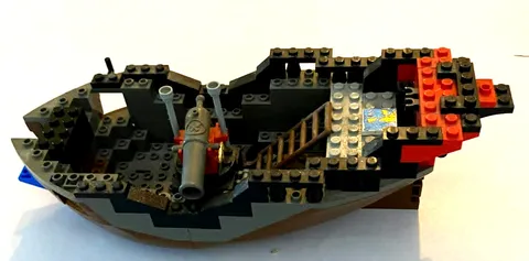 Lego Pirates Vintage Cross Bone Clipper 6250  INCOMPLETE  -HULL WITH CANNON