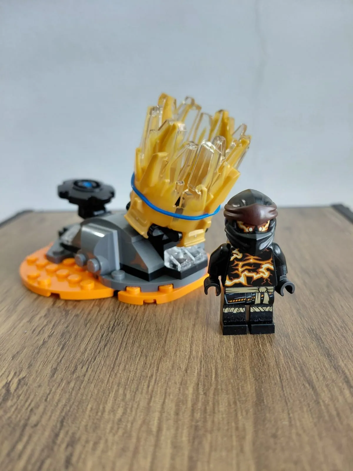 Lego Ninjago 70685 Spinjitzu Burst Cole No Box w/ Minifigure