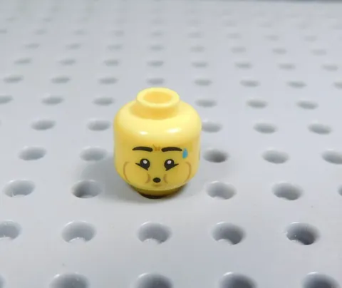 LEGO Yellow Male Boy Printed Head Minifig Cheeks Puffed AY