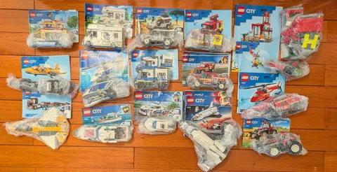 LEGO CITY LOT 13 Total Used Sets