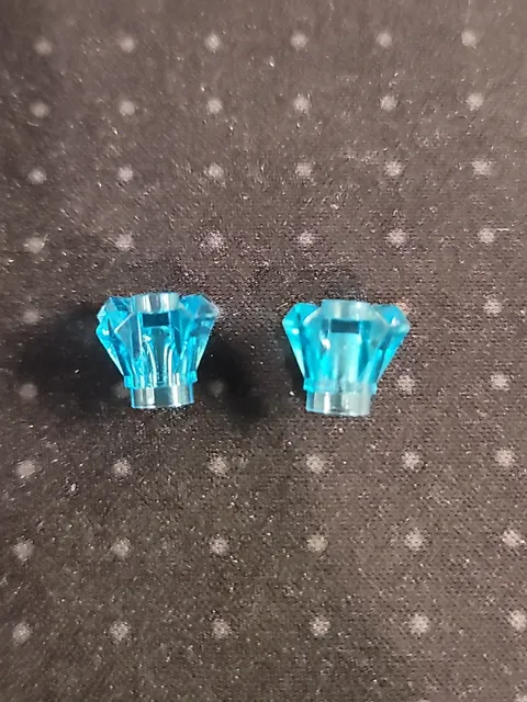 Pair of LEGO 11127 Trans Light Blue Rock 1 x 1 Crystal 4 Point (x2)