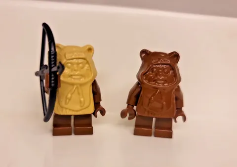 LEGO Star Wars Ewok Wicket sw0050 and Paploo sw0067 Minifigures (7139)