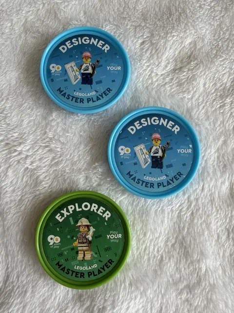 Lot of 3 Legoland New York DESIGNER & EXPLORER MASTER PLAYER Pop BadgePop Badges