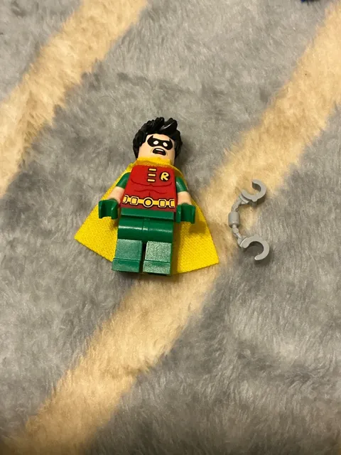 Lego DC Super Heroes Robin Minifigure sh0200 76035 Jokerland Batman Teen Titans