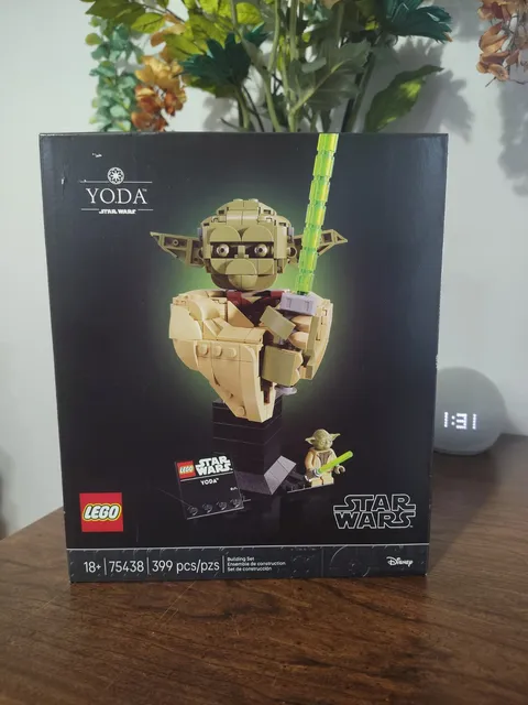 LEGO STAR WARS YODA Bust Building Set (75438) 399 Pieces Brand New