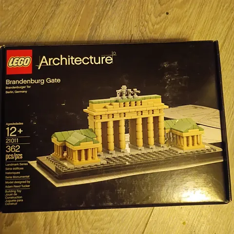 Lego 21011  Brandenburg Gate Sealed Box  Retired Archtecture 