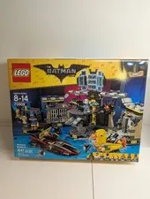 LEGO 70909 Batcave Break-In  Sealed Free shipping