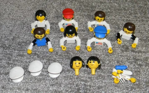 LEGO Homemaker - Figure / Torso Assembly Lot - Parts: Hats, Hair, Heads