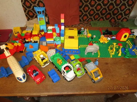 Lego Duplo Bundle: 2 x Zoo, Multiple Cars, 1 Plane, Large Plate, Seenpla