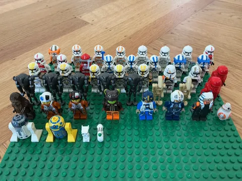 LEGO Star Wars Minifigure Lot w/ Clone Troopers, Cody, Fox, Hera, Ashoka, others
