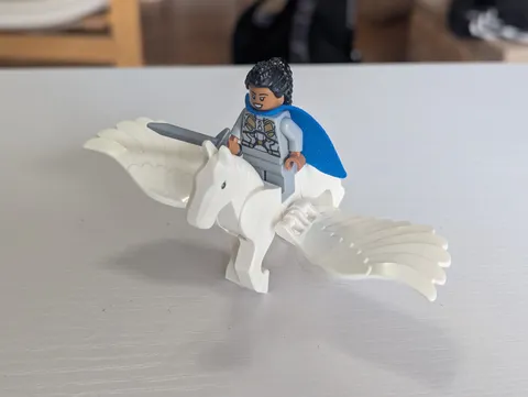 GENUINE LEGO Endgame Final Battle Valkyrie sh898 & Pegasus - Marvel Set 76266
