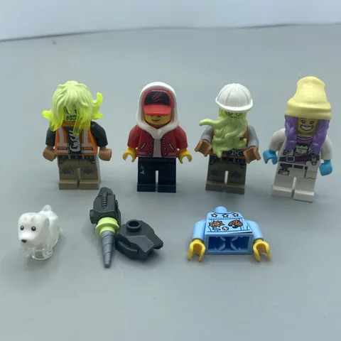 Lego Hidden Side Paranormal Bus - Mini figs Set Of 4