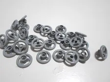 LEGO- #30663-LIGHT BLUISH GREY-SMALL STEERING WHEEL/2 STUDS DIAMETER-27 PIECE