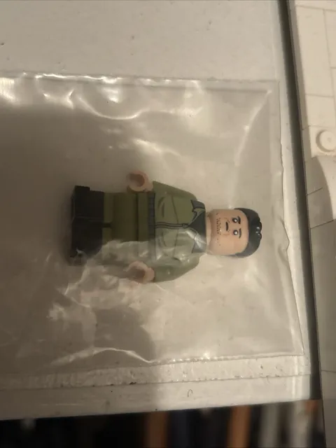 Ukrainian President Volodymyr Zelensky Citizen Brick Minifig Minifigure New