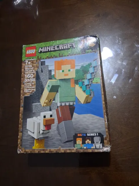 Retired LEGO Minecraft: Minecraft Alex BigFig with Chicken (21149) NIB Sealed