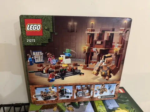 LEGO Minecraft The Woodland Mansion Fighting Ring 21272 491pcs Brick Separator