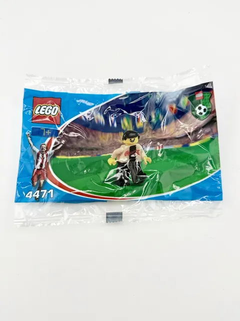 Lego 4472 Coca Cola Soccer Player Secret GOLD Rare Promo New Mystery Vintage