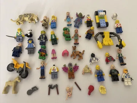 Mixed Lot Of Lego Mini Figures 41 Pieces