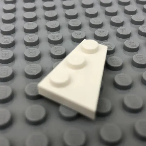 LEGO 43722 White Wedge, Plate 3 x 2 Right (x1)