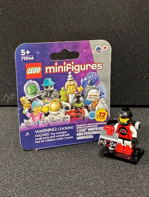 LEGO Minifigure Series 26 Space M-tron Powerlifter 71046 New Sealed