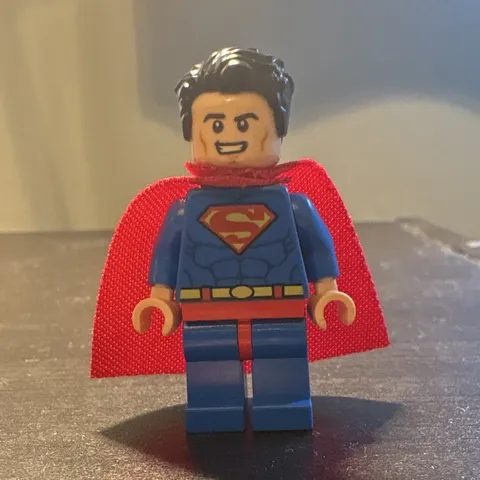 LEGO Minifigure Superman LEGO Superman Set Red Fabric Cape Black Hair Piece