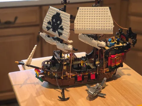LEGO Creator 3-in-1 Pirate Ship 31109 Set No box
