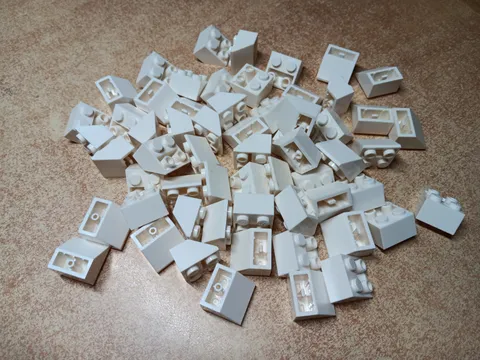 LEGO BULK LOT OF 60 WHITE INVERTED SLOPES BRICKS 45° 2X2