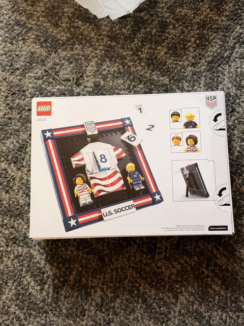 LEGO Editions FIFA World Cup Soccer 26' U.S. National Team Jersey Set New/Sealed