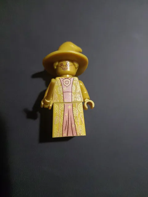 Lego HP323 Professor Minerva McGonagall - 20th Anniversary Pearl Gold