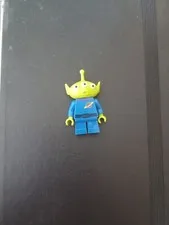 Lego Toy Story Minifigure Alien - Yellow Splotch on Face 7596!