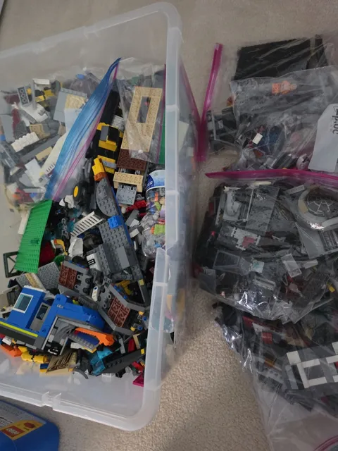 LEGO Bulk Lot 25 lbs Mixed Parts Vehicles Space Ninjago Star Wars Wheels Figures
