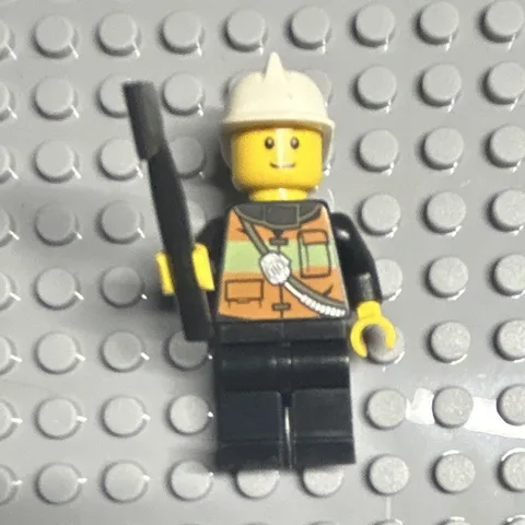 LEGO Construction Worker Minifigure White Hard Hat Black Legs axe Accessory