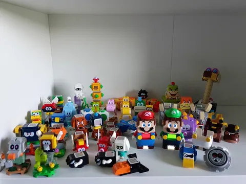 Lego Super Mario lot of 45 Minifigures plus Power Up Suits