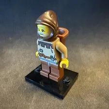 Lego Peasant Male (Old) Minifigure cas409 from Set Medieval Market Village