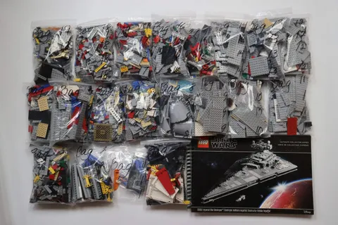 LEGO® Star Wars™ 75252 UCS Imperial Star Destroyer™ 100% Complete W/Instructions