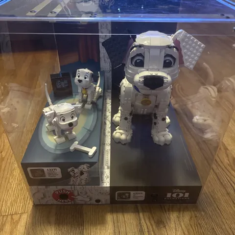 LEGO 43271  43269Disney 101 Dalmatians  Store Display Lighted Case Works