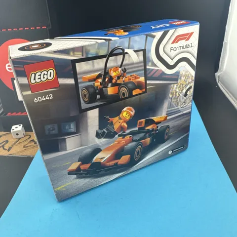 LEGO CITY: F1 Driver with Mclaren Race Car (60442)