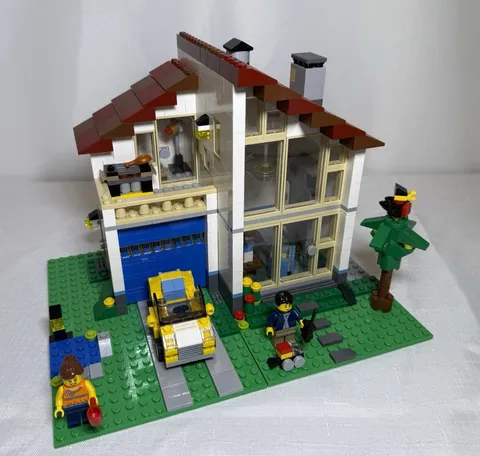LEGO Creator 31012 Family House 3-in-1, 756pcs 100% COMPLETE, Light Brick