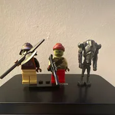LEGO Minifigures Lot of 3 w/ Weapons, Display Stand & Silver Figure