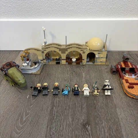 LEGO Star Wars Mos Eisley Cantina (75052)  99% Complete With Minifigs