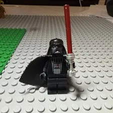 LEGO Star Wars Darth Vader Minifigure 