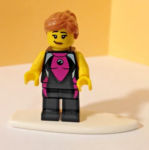 Lego col053 Surfer Girl - Minifigure - Collectible/Series 4 - Surf Board