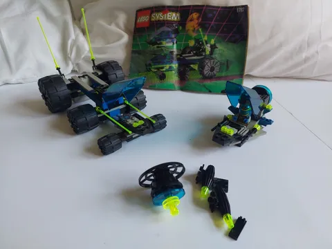 LEGO 1787 Unitron Space: Crater Cruiser largely complete w/ manual